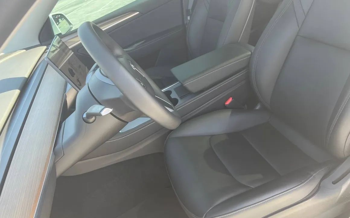 Tesla Model Y - image 12