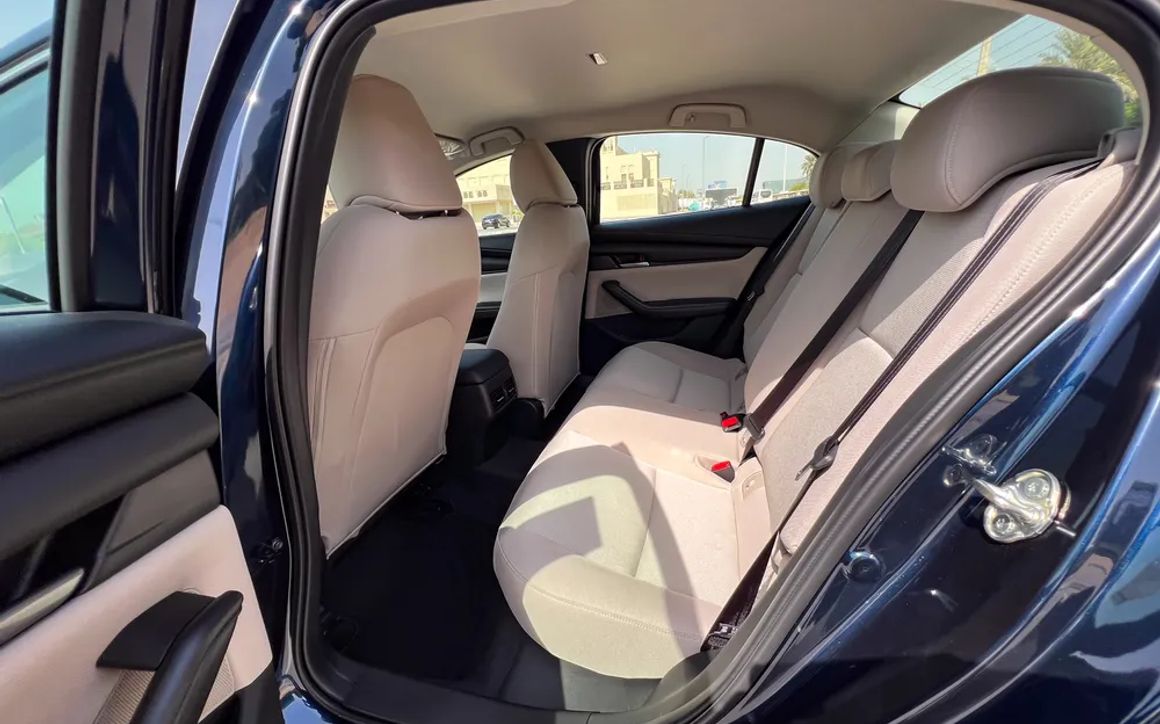 MAZDA 3 - image 8