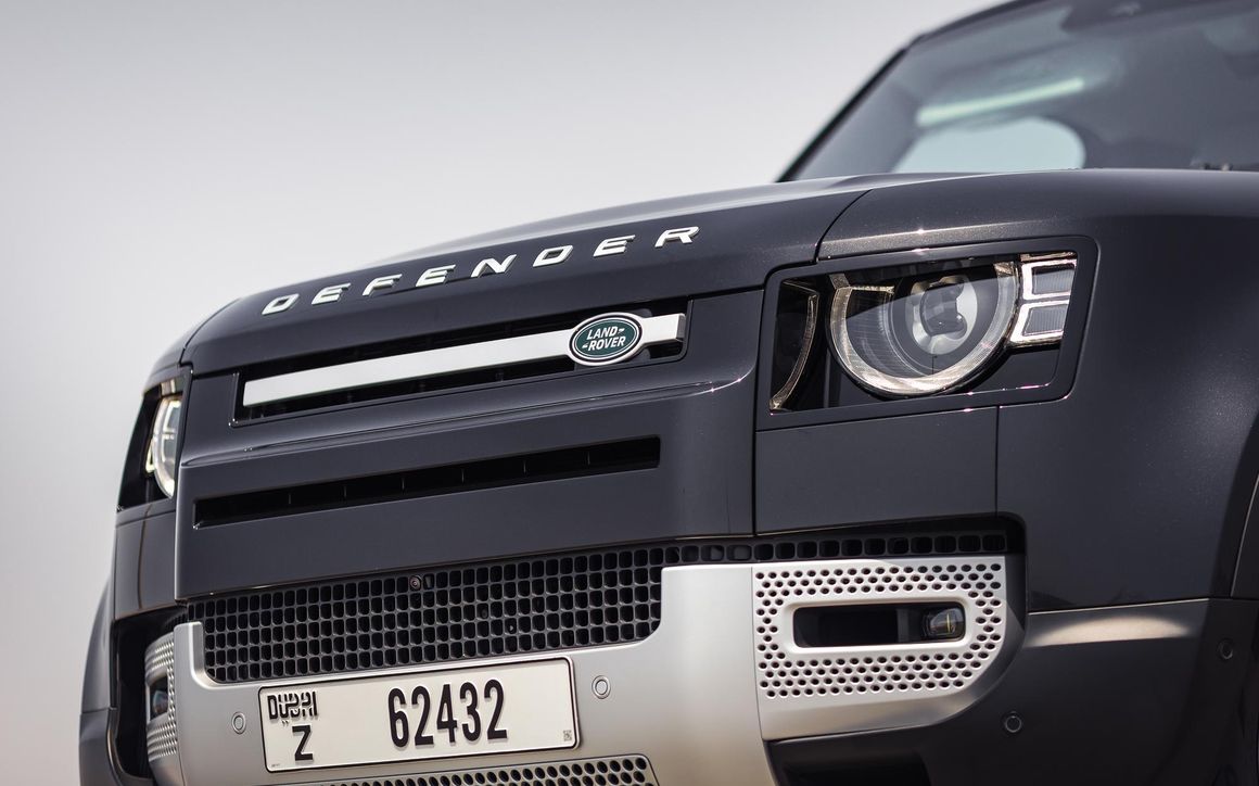 Land Rover Defender - image 10
