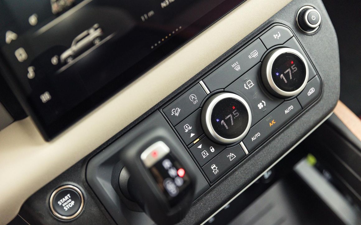 Land Rover Defender - image 21