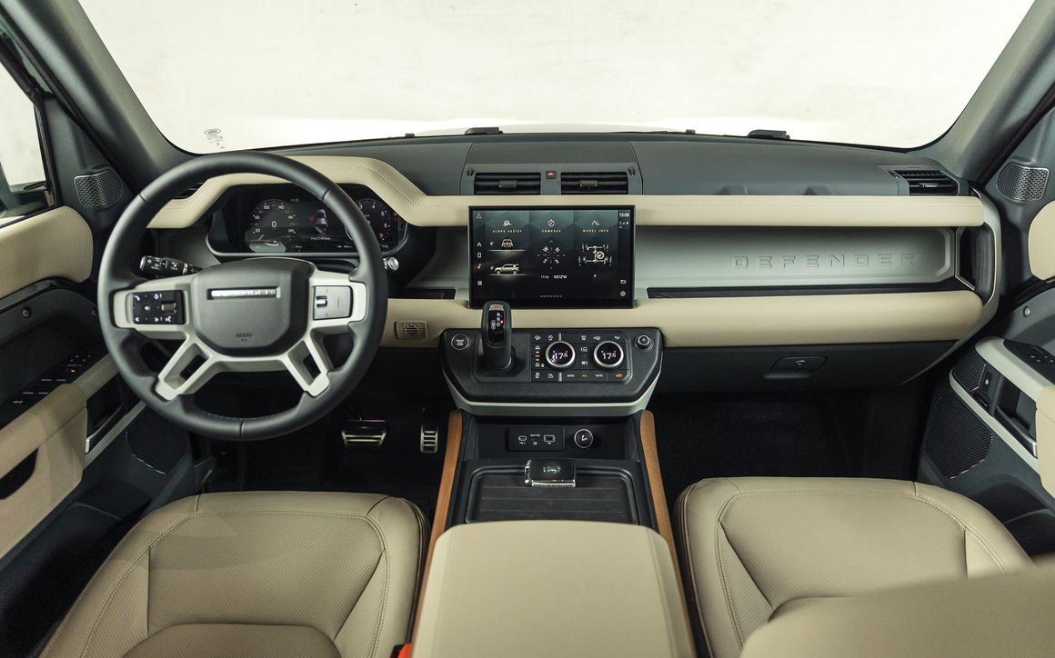 Land Rover Defender - image 13