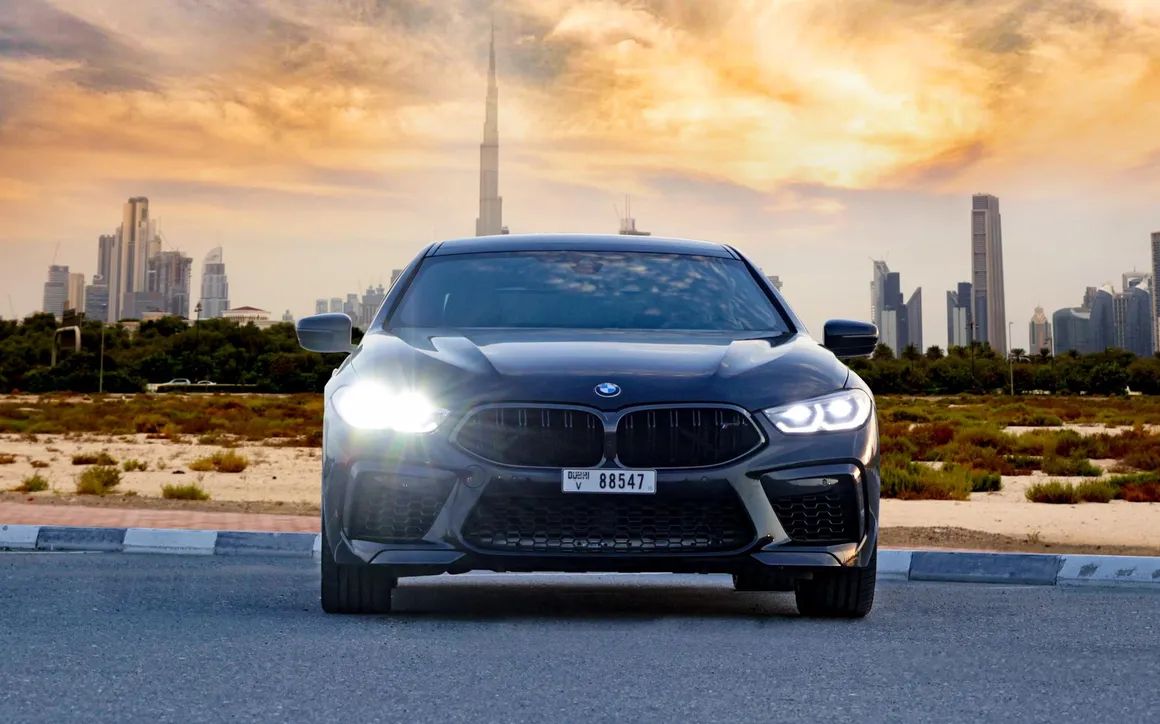 BMW 840 Black - image 2