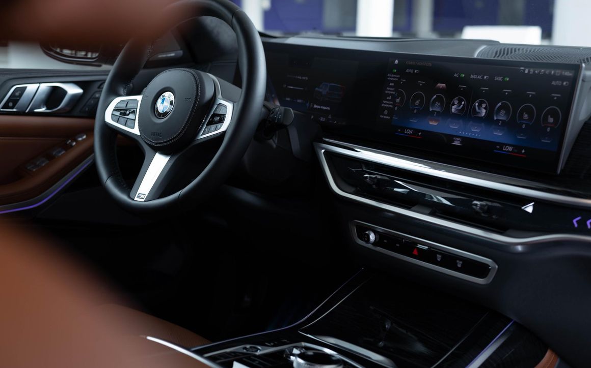 BMW X-7 - image 7