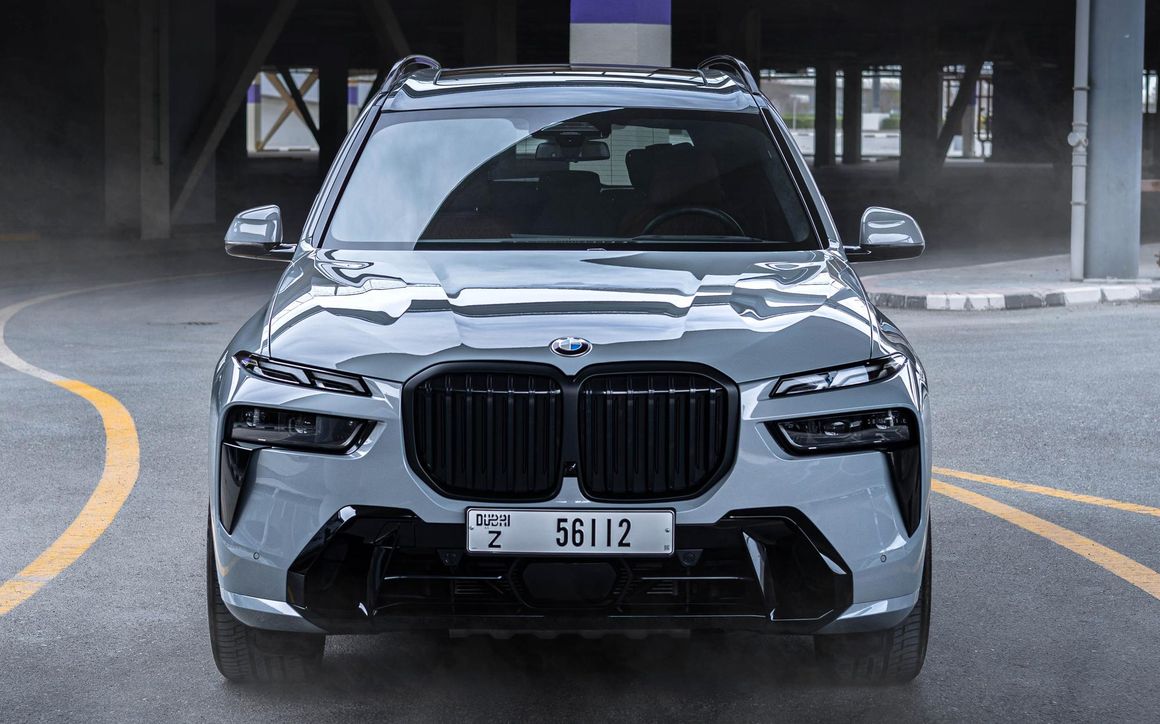 BMW X-7 - image 2