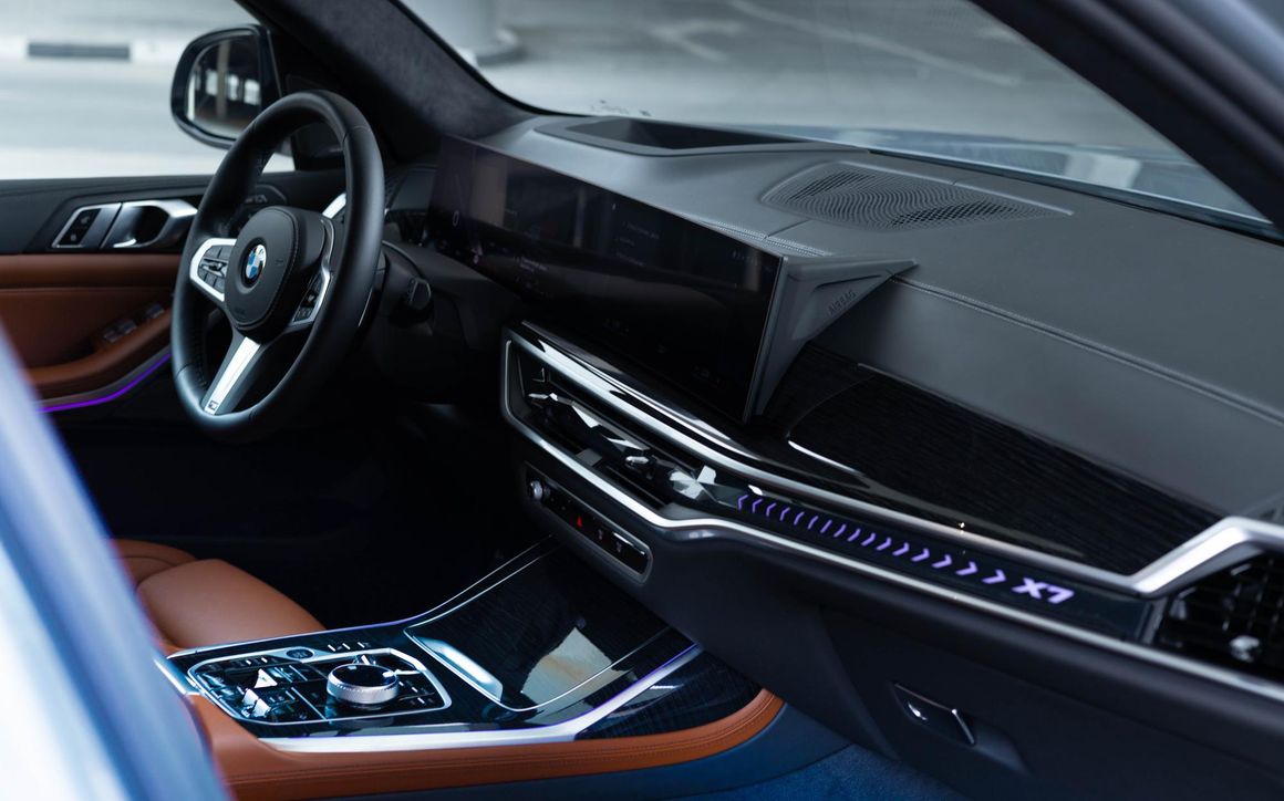 BMW X-7 - image 10