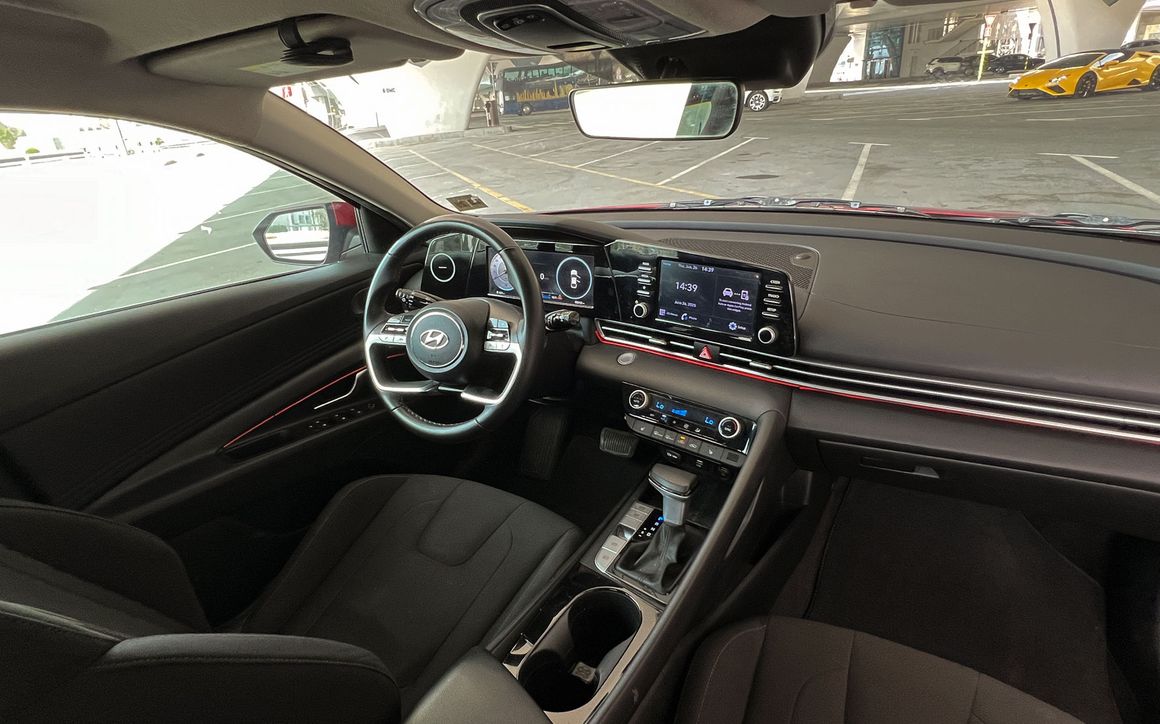 Hyundai Elantra - image 9