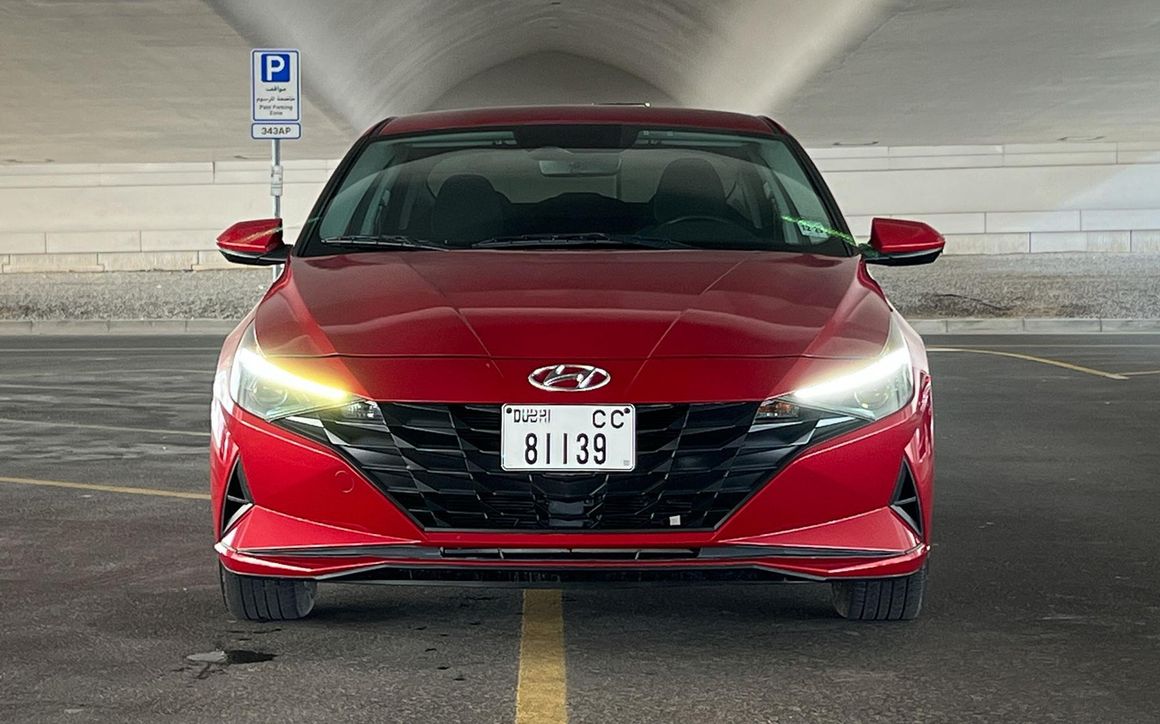 Hyundai Elantra - image 3