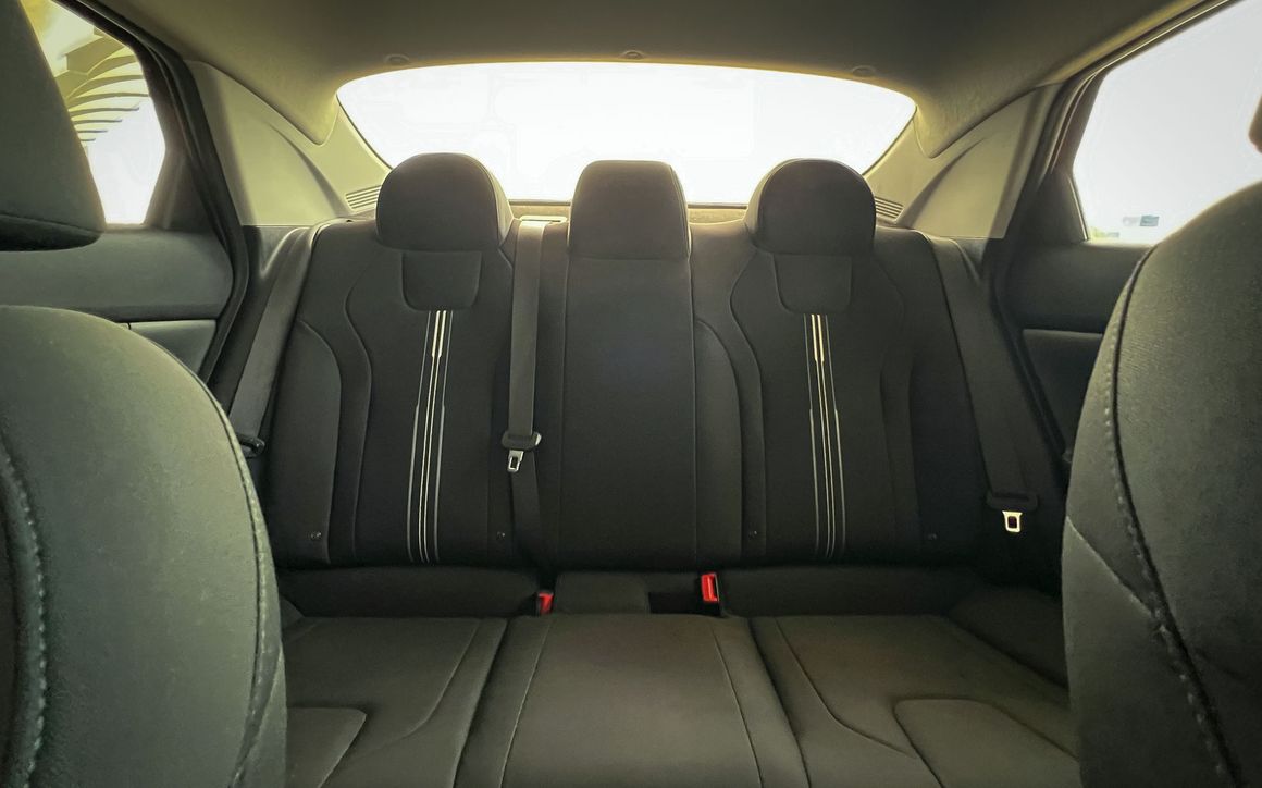 Hyundai Elantra - image 15