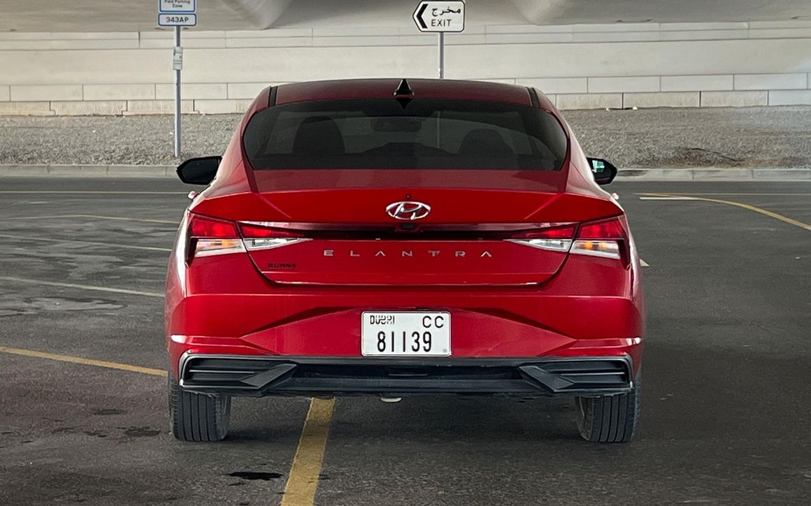 Hyundai Elantra - image 6