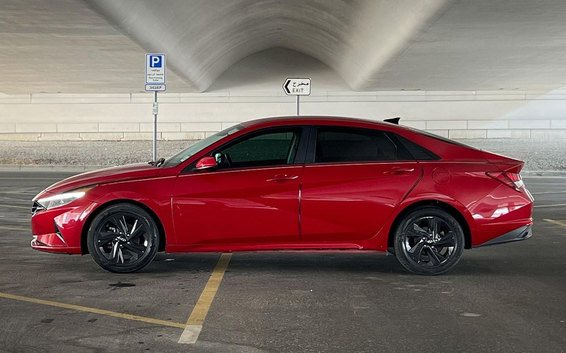 Hyundai Elantra - image 2