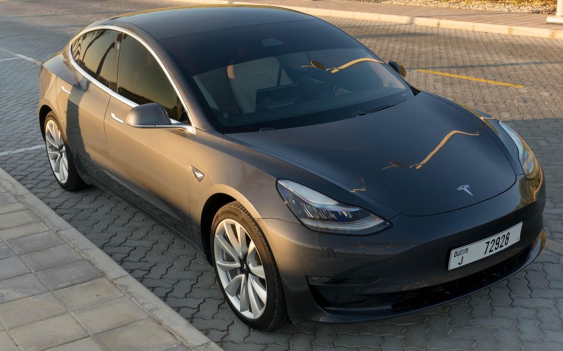 Tesla Model 3 - image 6