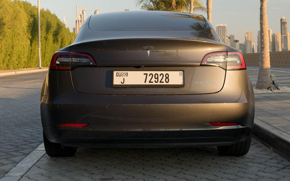 Tesla Model 3 - image 8