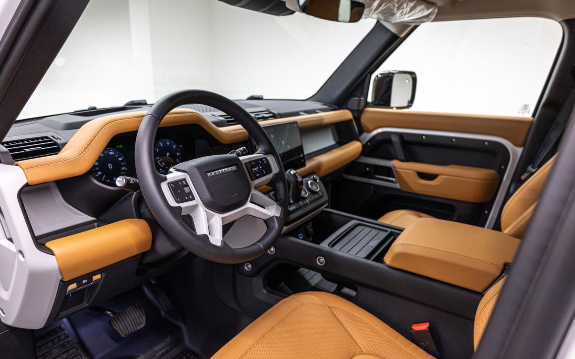 Land Rover Defender V6 110 - image 12