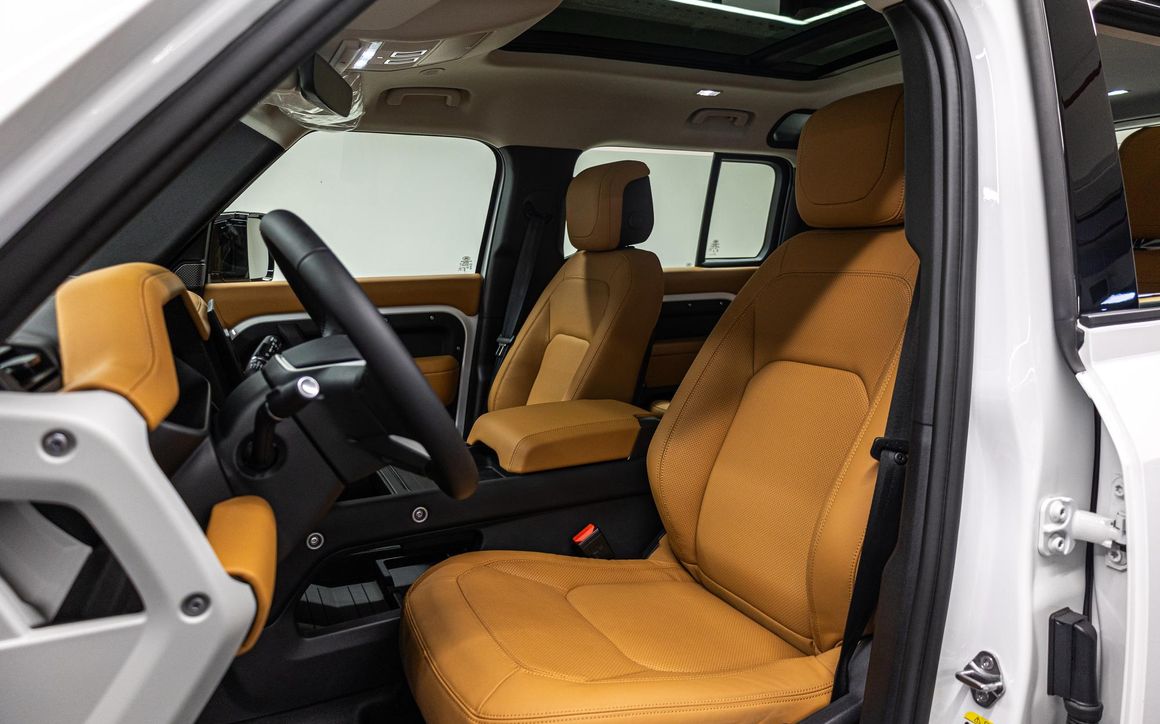 Land Rover Defender V6 110 - image 11