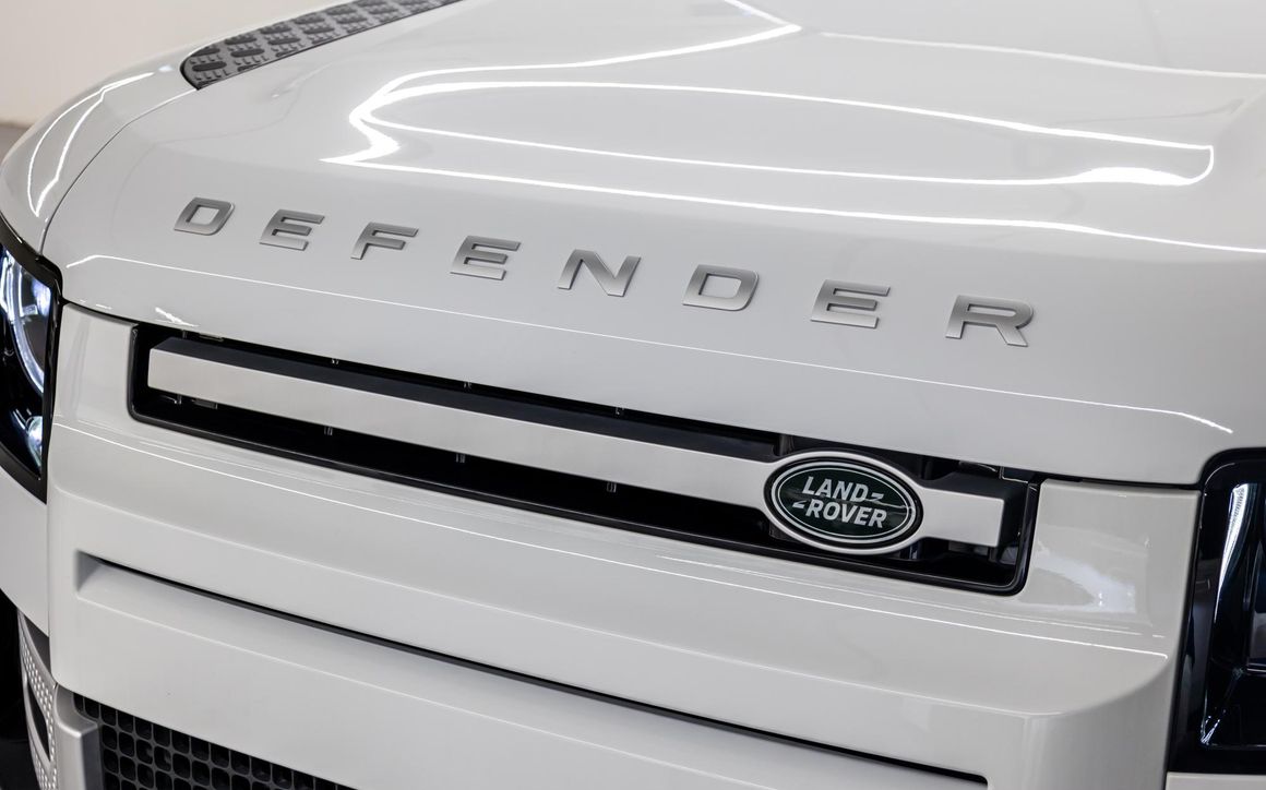 Land Rover Defender V6 110 - image 8
