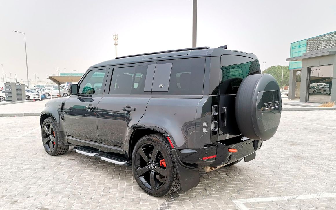 LAND ROVER DEFENDER - image 6