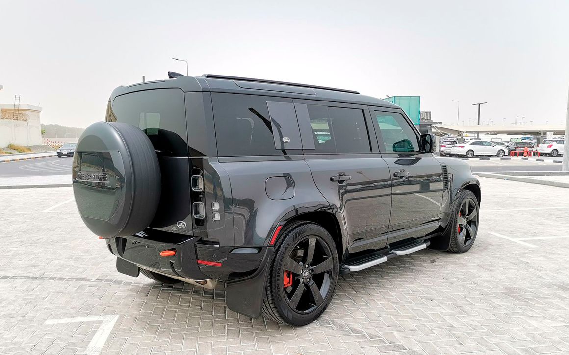 LAND ROVER DEFENDER - image 8