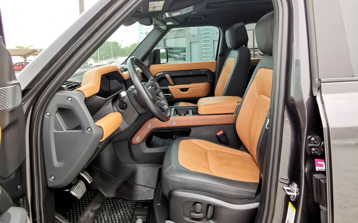 LAND ROVER DEFENDER - image 13