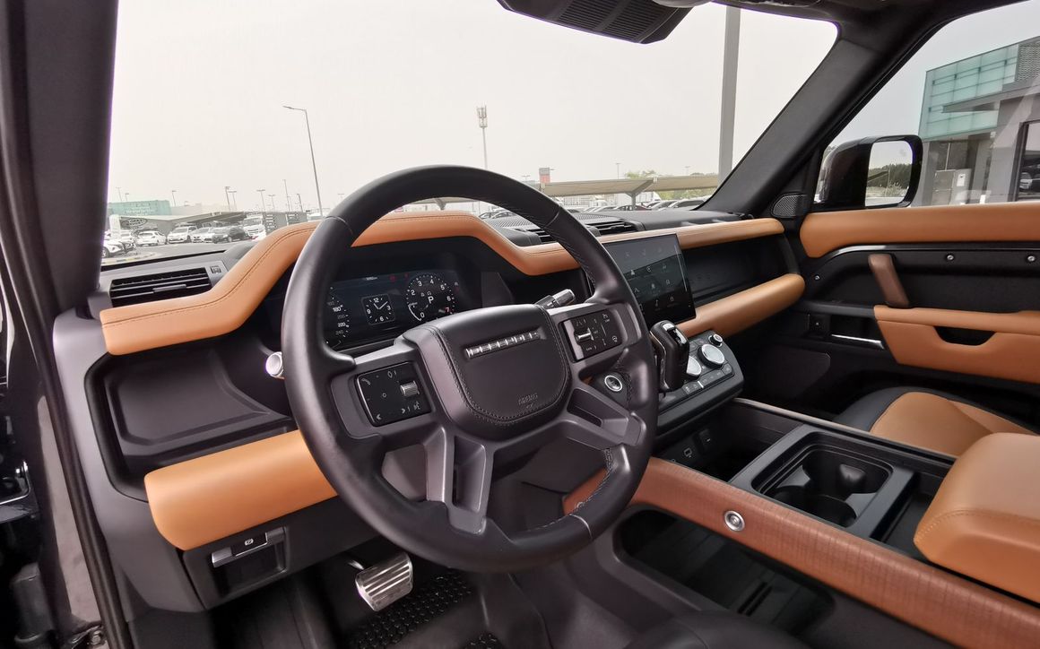 LAND ROVER DEFENDER - image 15