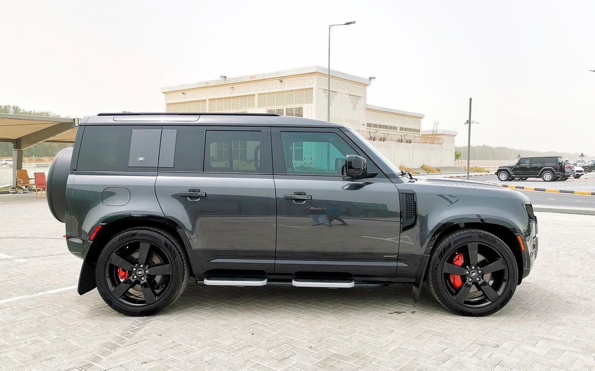 LAND ROVER DEFENDER - image 5
