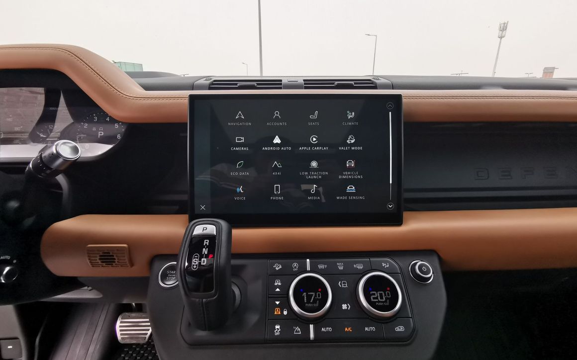 LAND ROVER DEFENDER - image 19