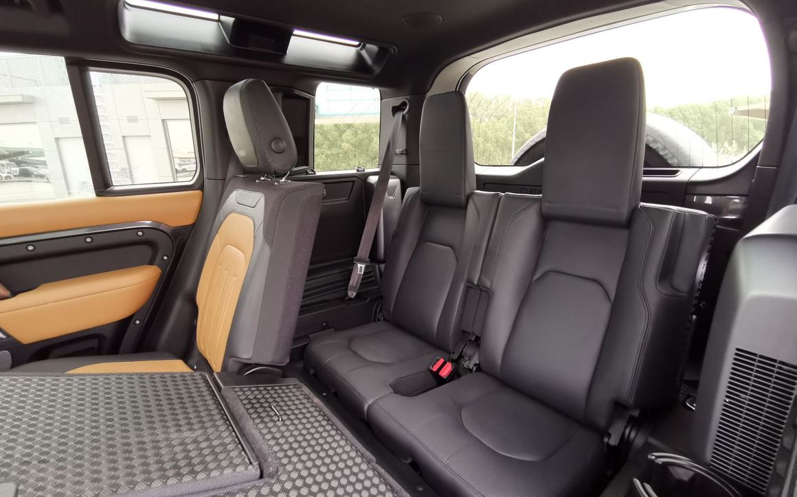 LAND ROVER DEFENDER - image 18