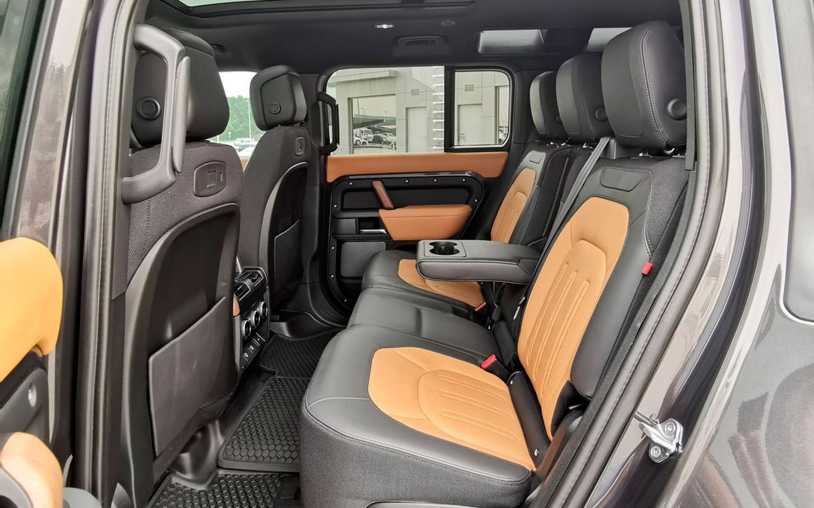 LAND ROVER DEFENDER - image 14