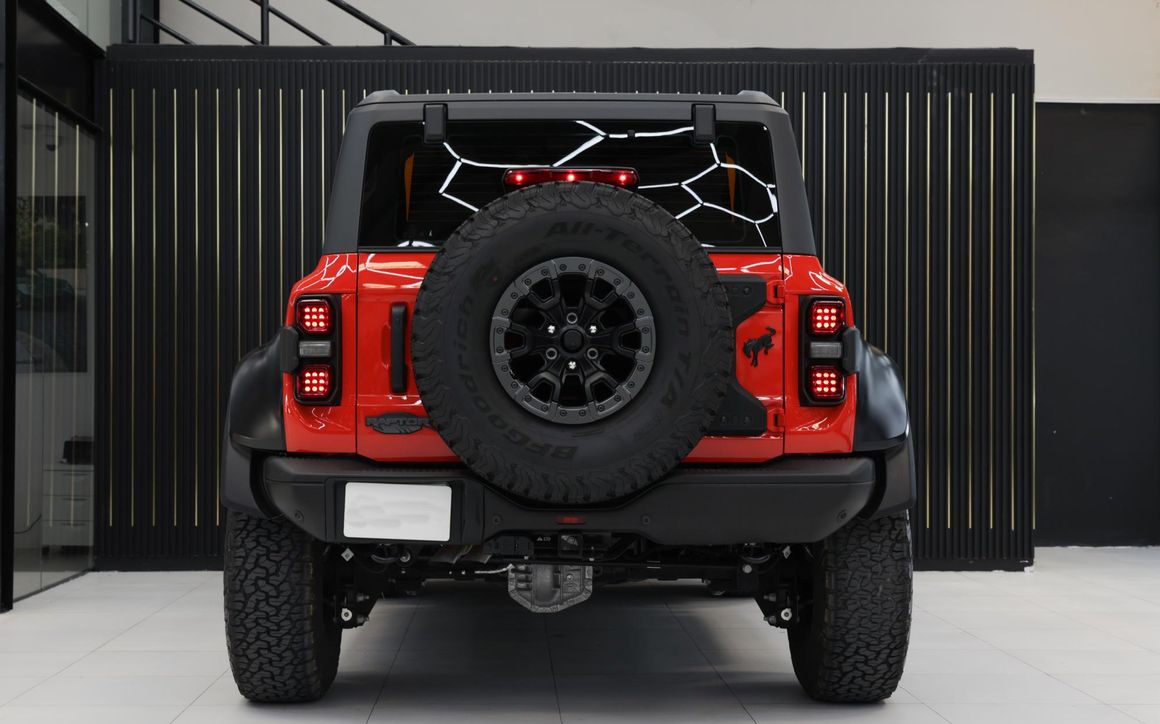 Ford Bronco Raptor - image 11