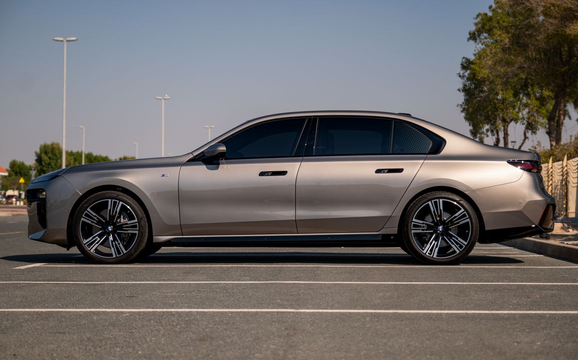 BMW 740i M Kit - image 2