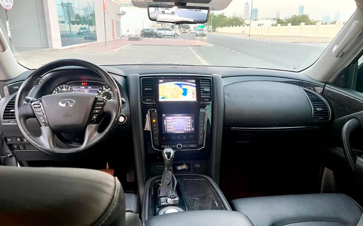Infiniti QX80 - image 7