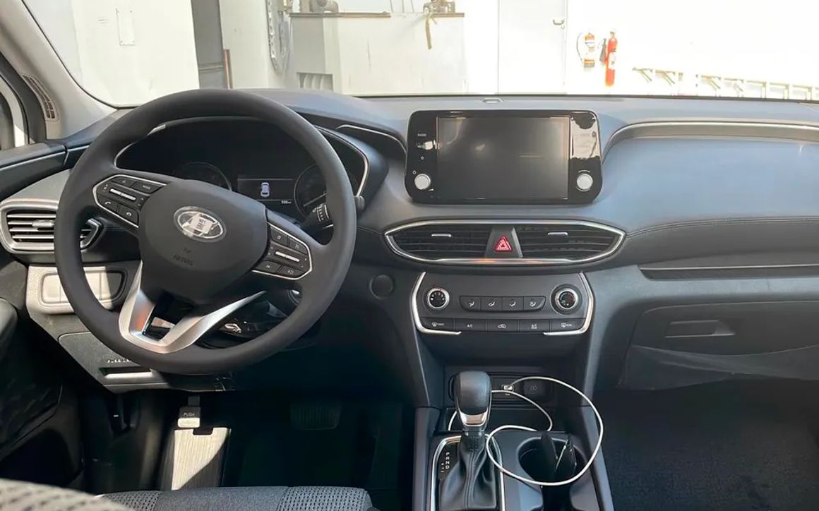 Hyundai Santa Fe - image 8