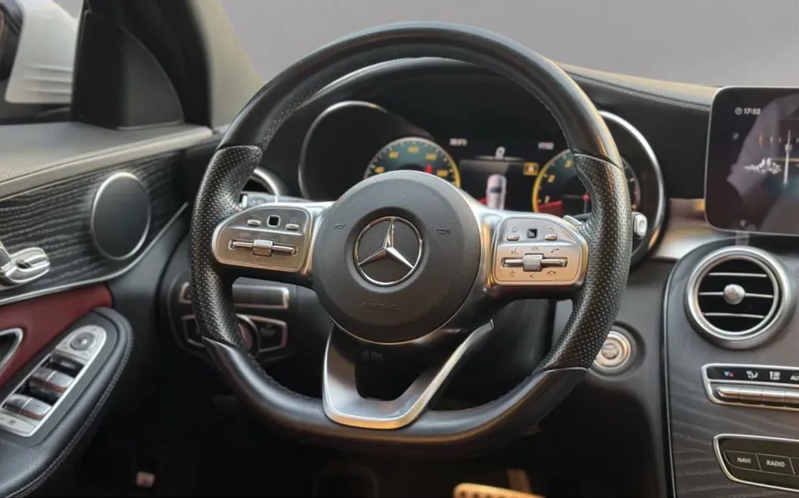 Mercedes-Benz C200 - image 7