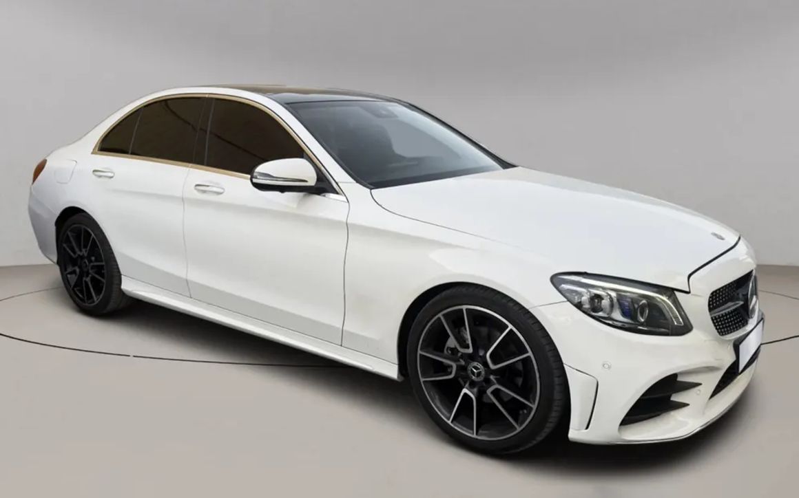 Mercedes-Benz C200 - image 1