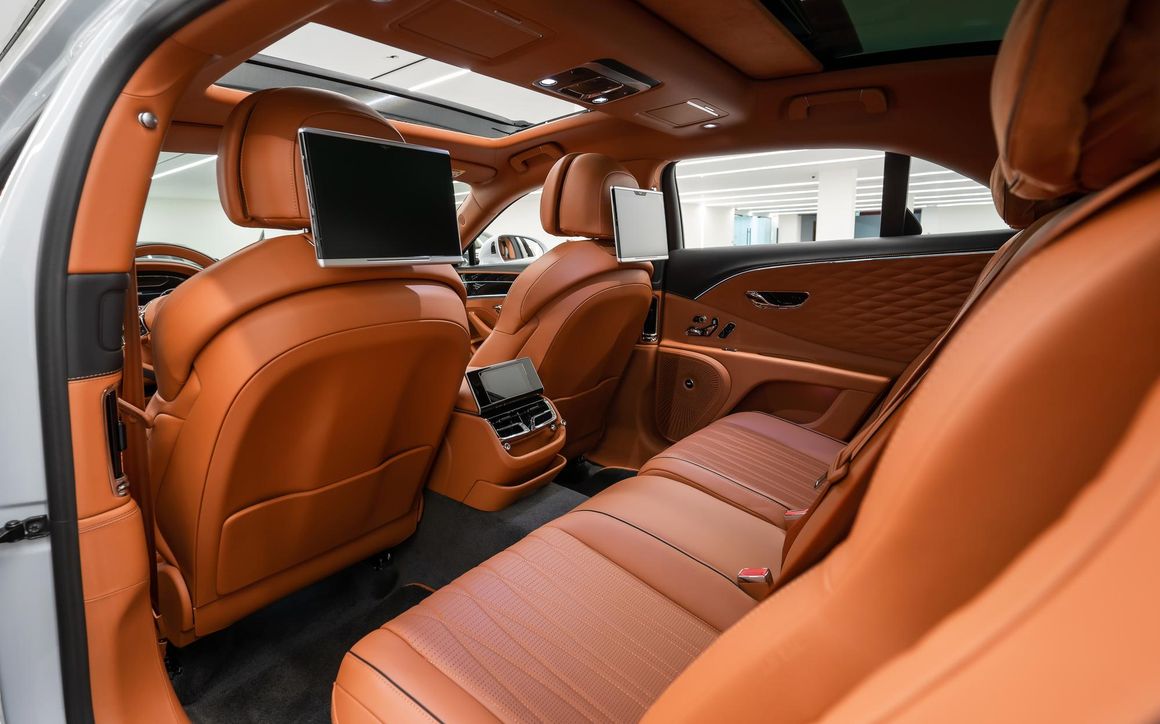 Bentley Flying Spur - image 10
