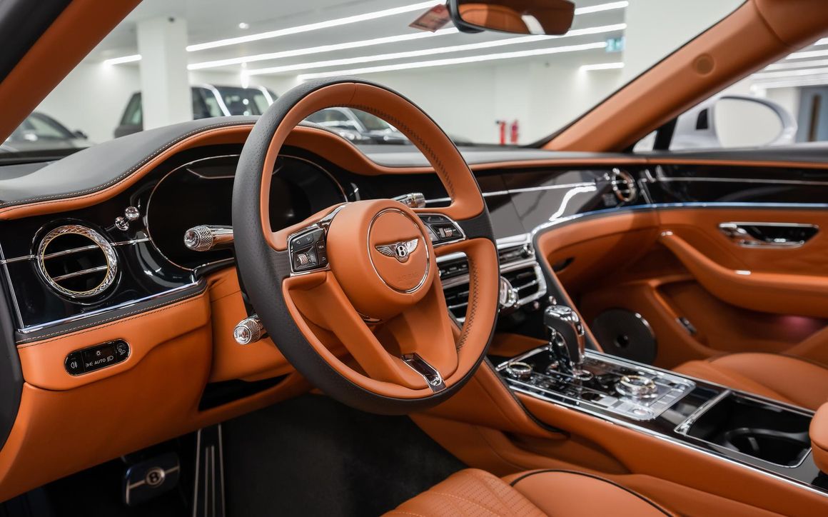 Bentley Flying Spur - image 7