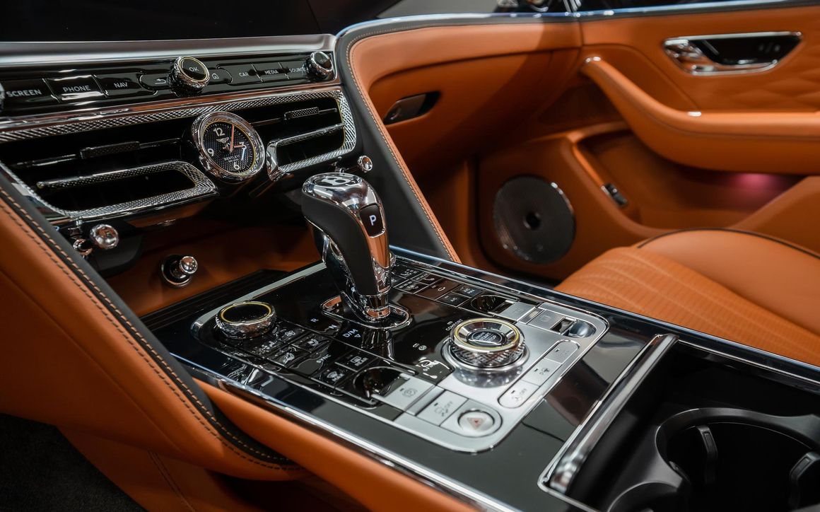 Bentley Flying Spur - image 8
