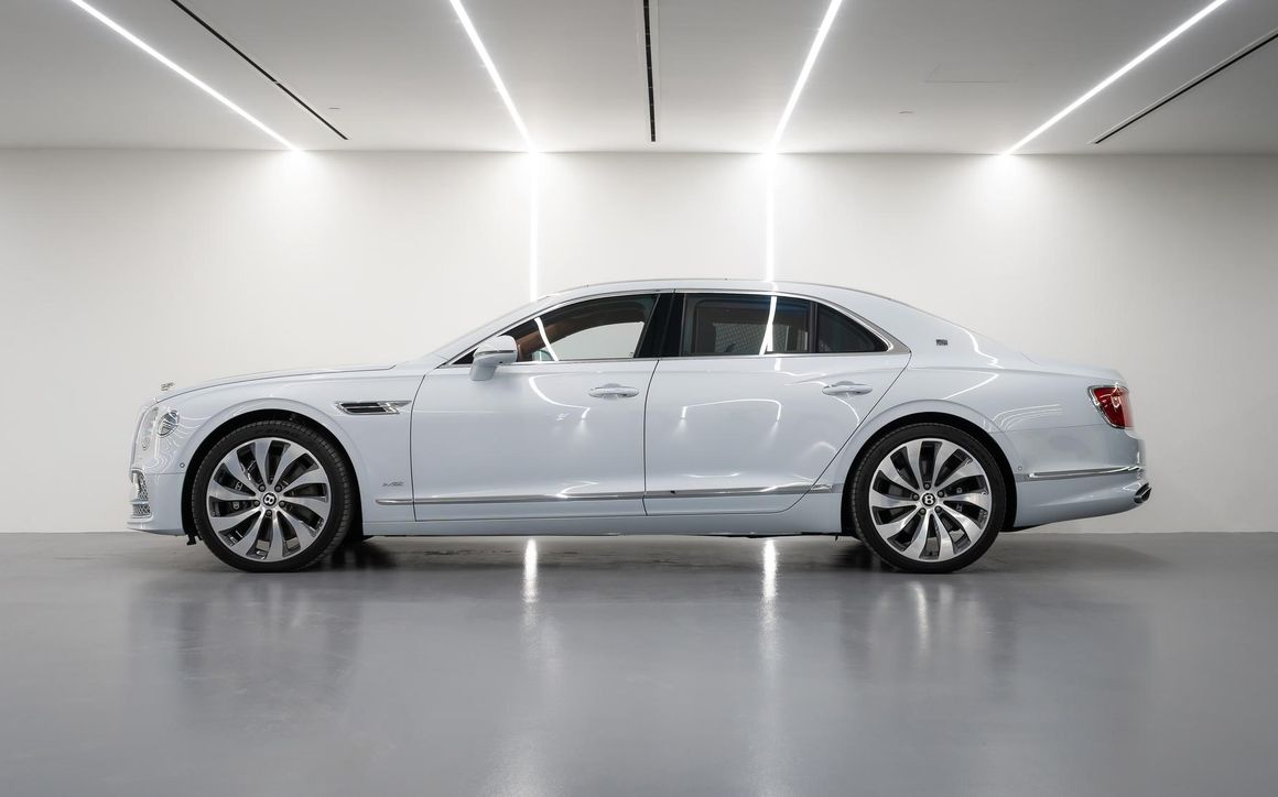 Bentley Flying Spur - image 2