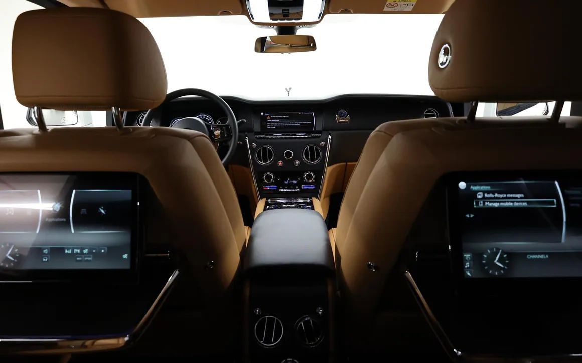 Rolls Royce  BB Cullinan - image 16