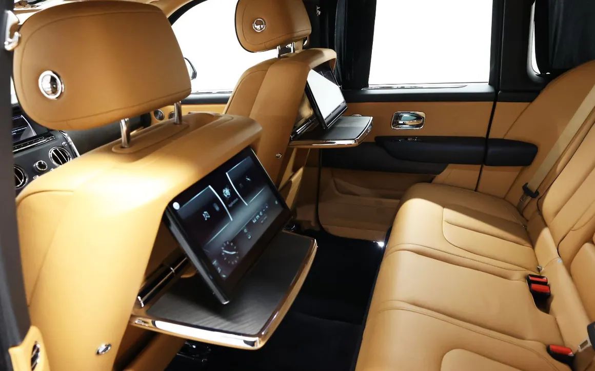 Rolls Royce  BB Cullinan - image 10