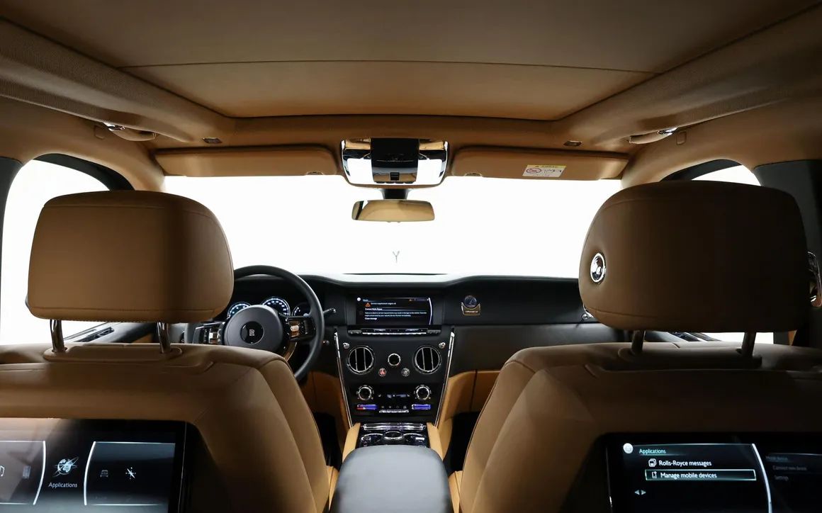 Rolls Royce  BB Cullinan - image 17