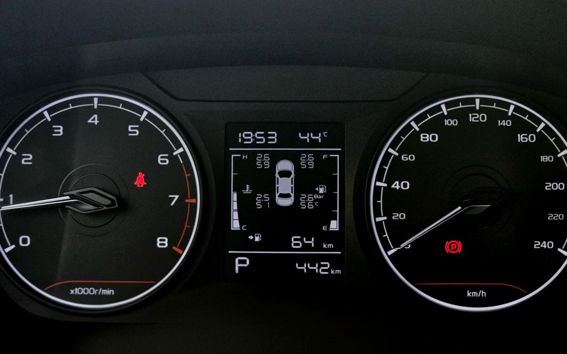 Geely Emgrand 2025 - image 10