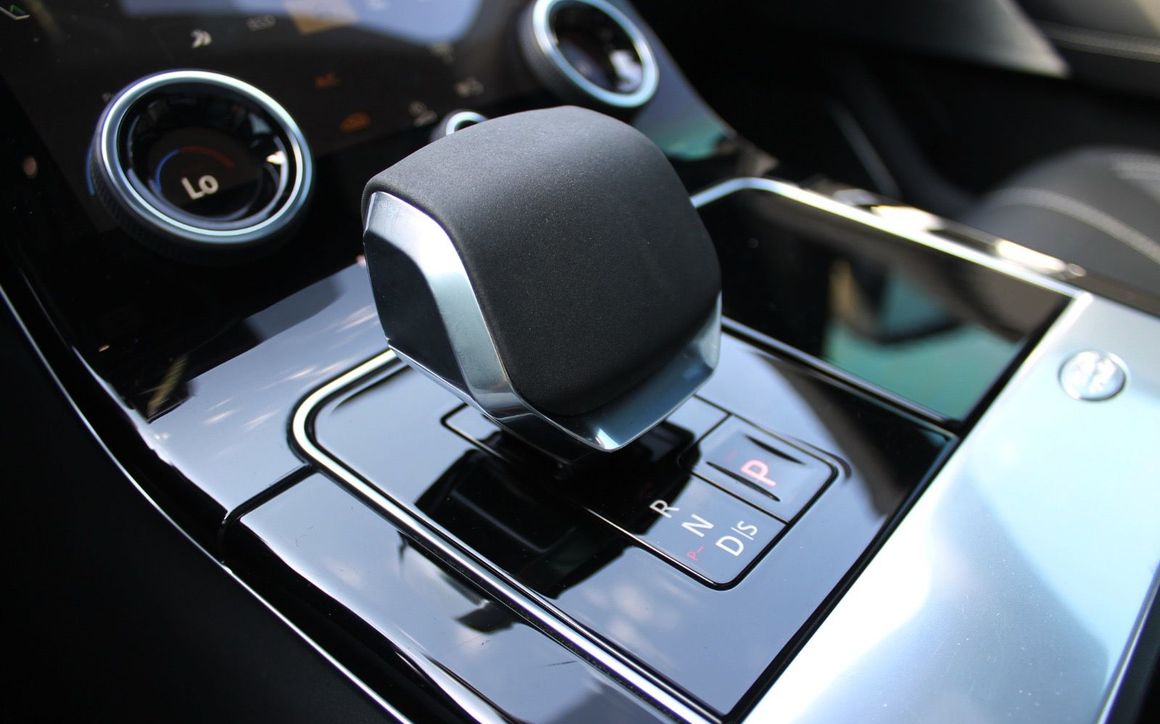 RANGE ROVER VELAR - image 9
