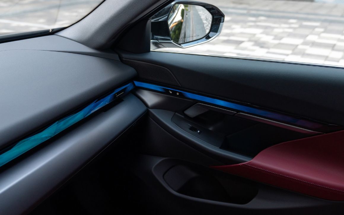 BMW 5 Series - image 12