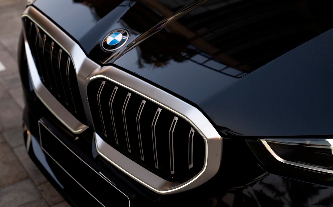 BMW 5 Series - image 5