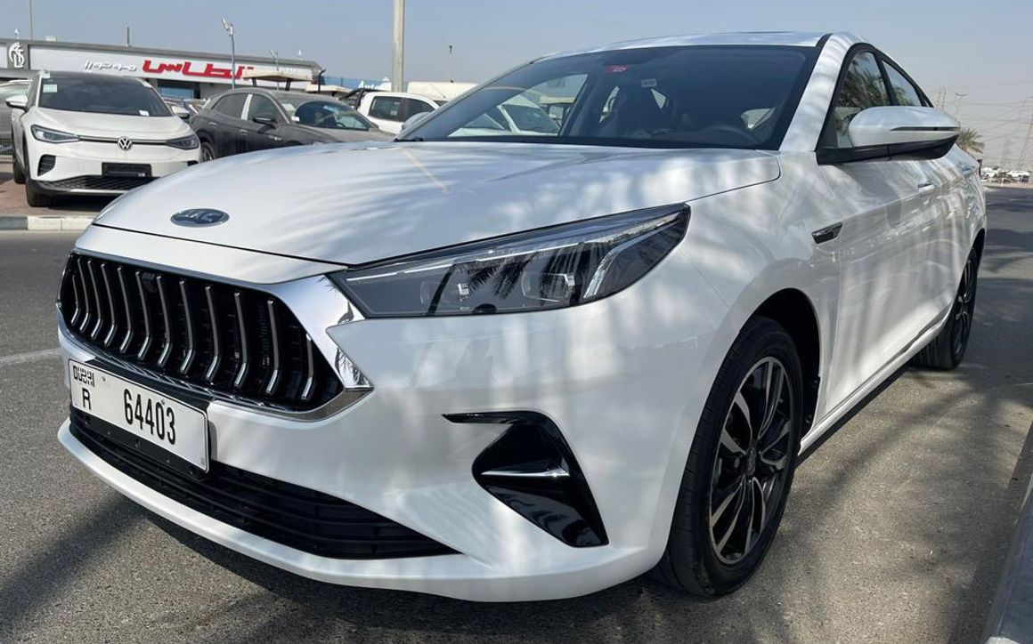 JAC J7 - image 1