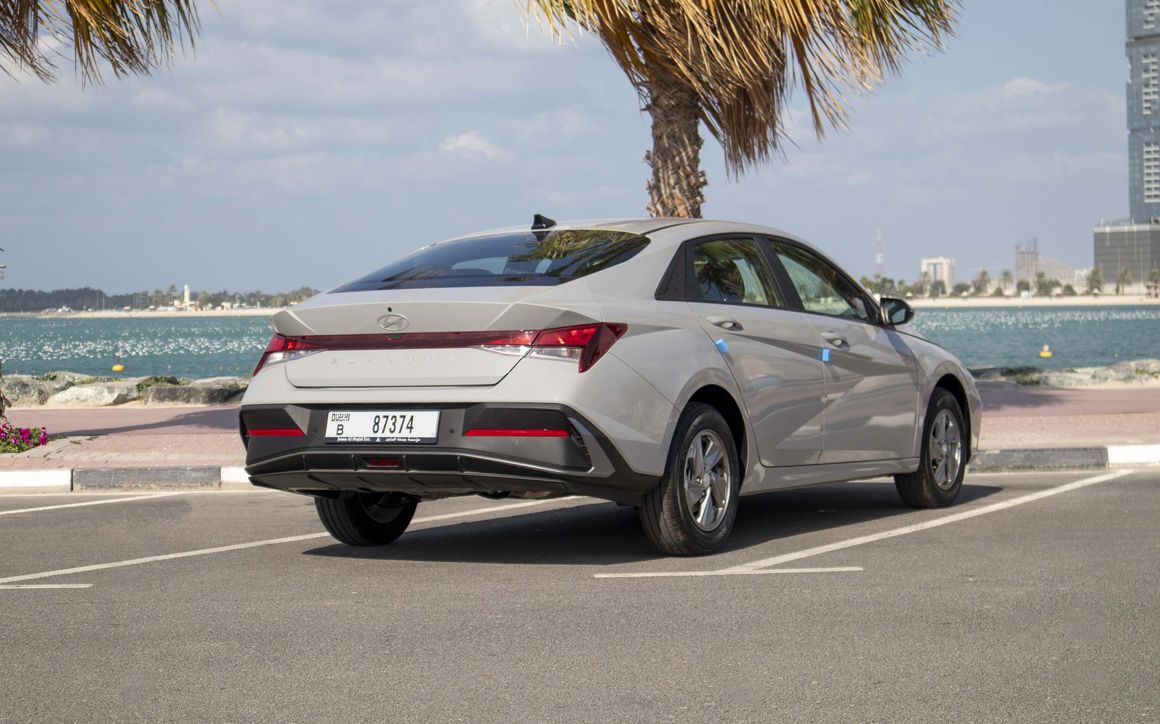 HYUNDAI ELANTRA - image 2