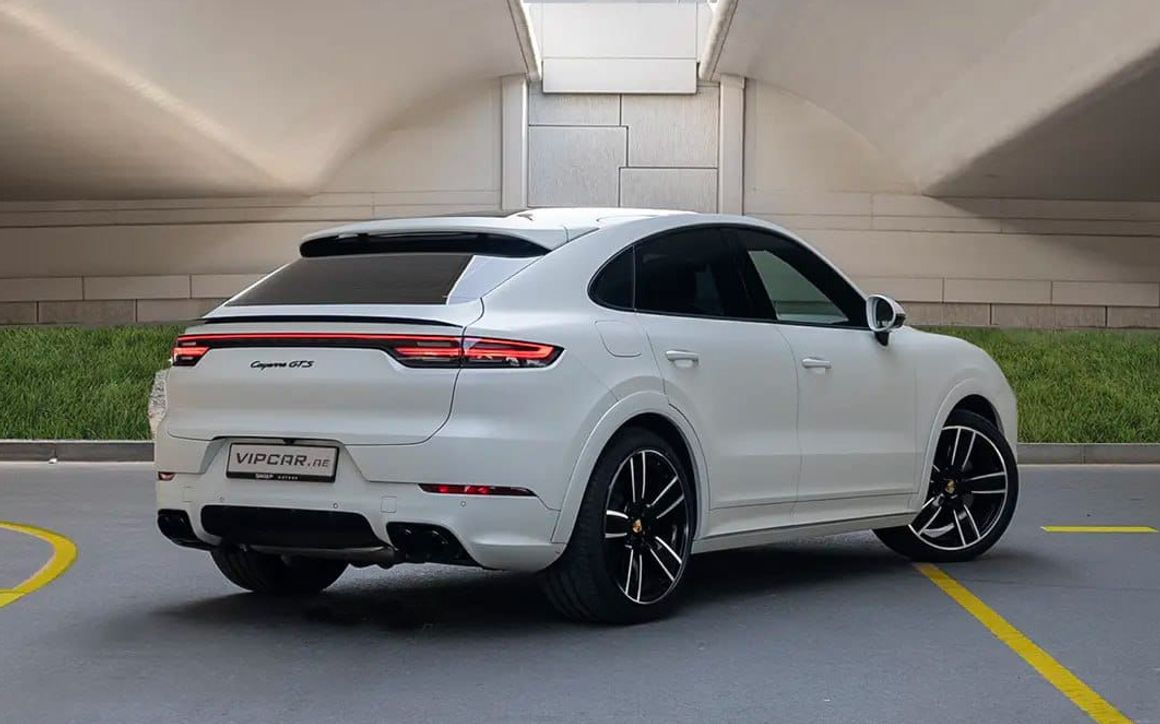 PORSCHE CAYENNE GTS - image 4