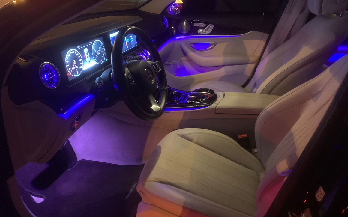 Mercedes Benz C-300 - image 5