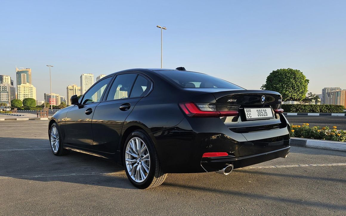 BMW 330i 2023 - image 5