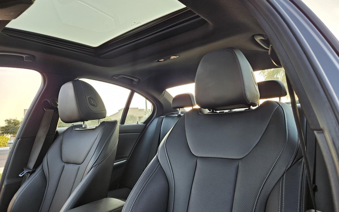 BMW 330i 2023 - image 9